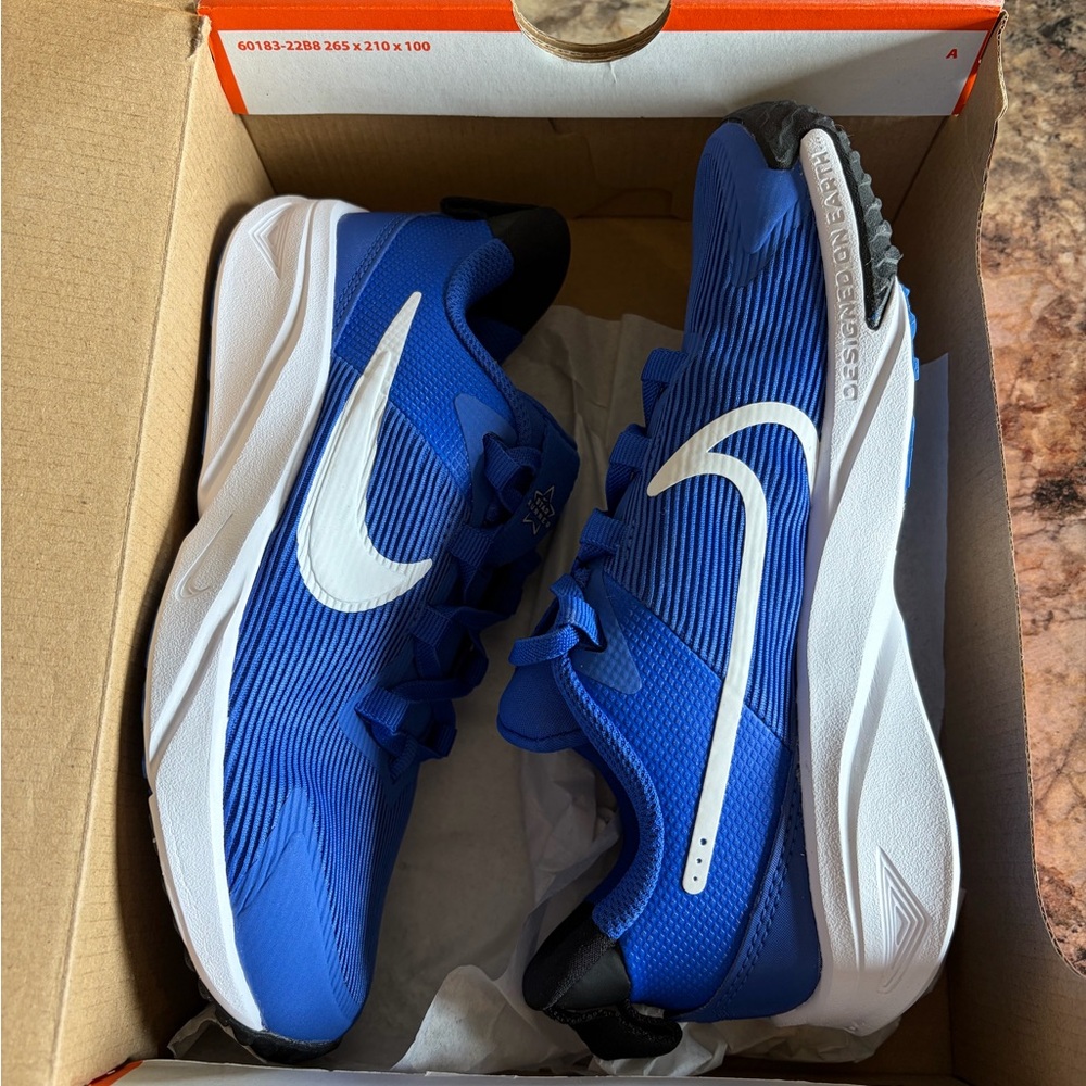 Nike boys star runner
